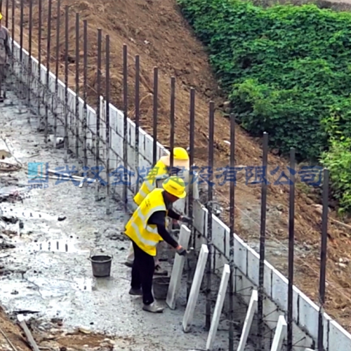 ‌泡沫轻质土面板安装施工技术